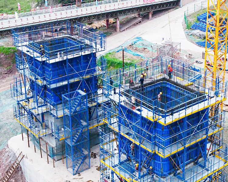 4_0001_유압 자동 클라이밍 거푸집